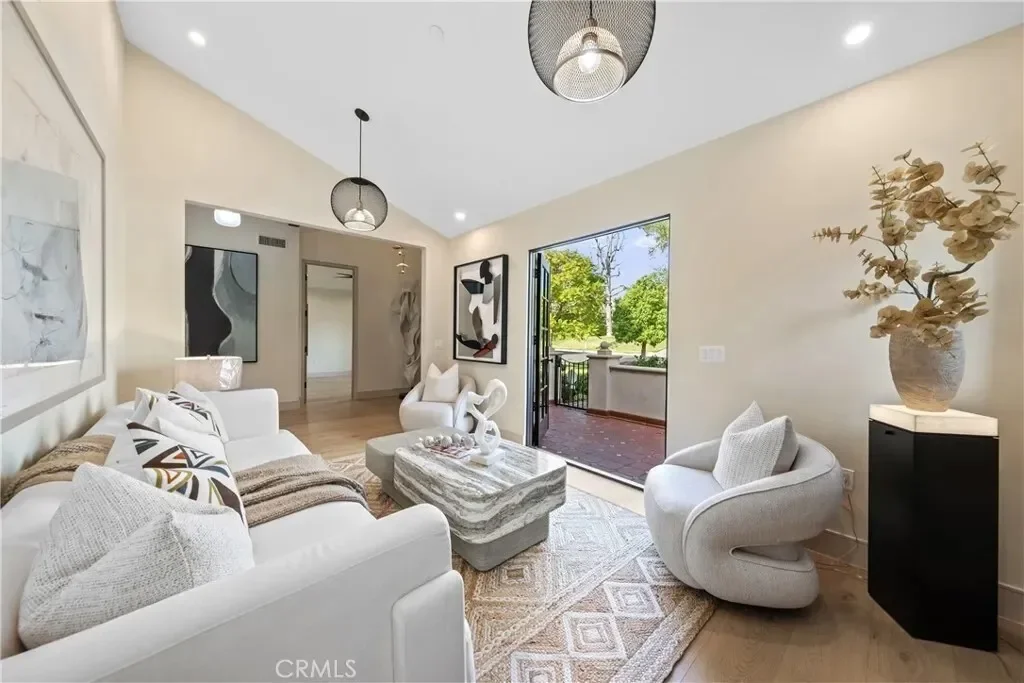 2460 Cumberland, San Marino, California, United States. - Photo 11
