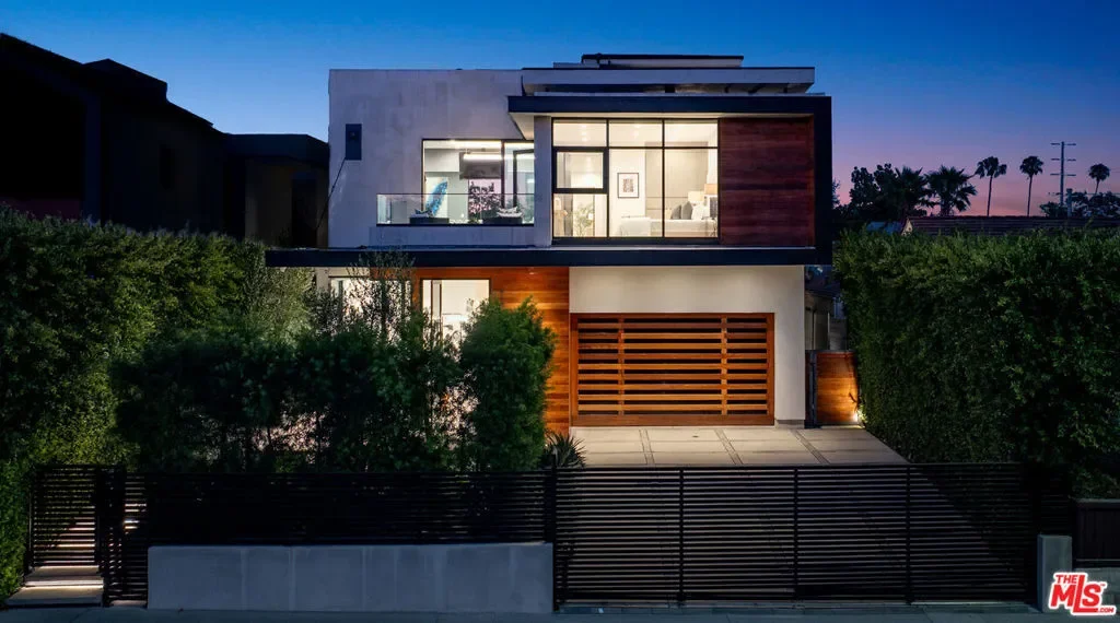 818 N Curson Avenue, Los Angeles, California, United States. - Photo 14