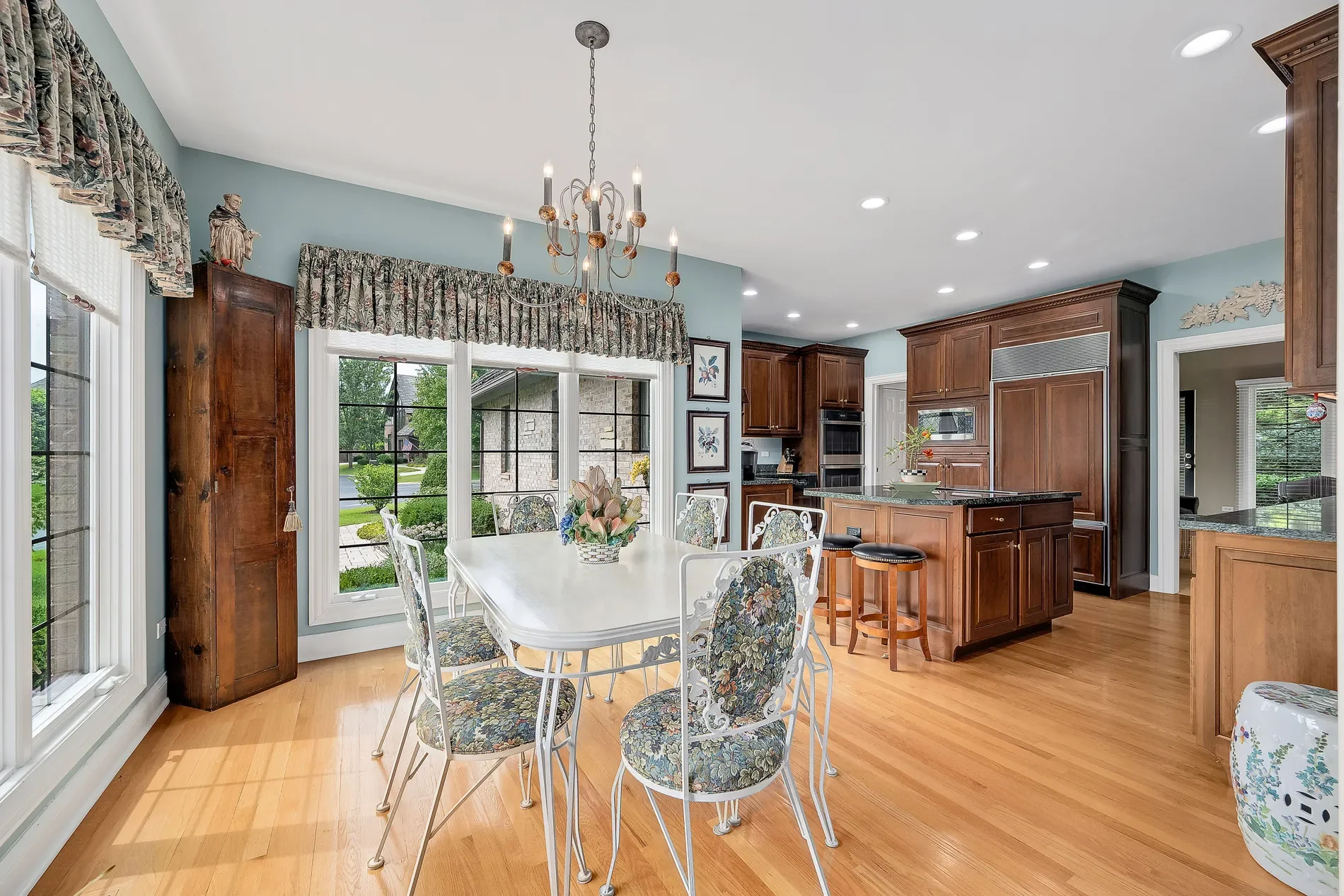 802 Kenmare Drive , Burr Ridge, IL 60527, Burr Ridge, Illinois, United States. - Photo 30