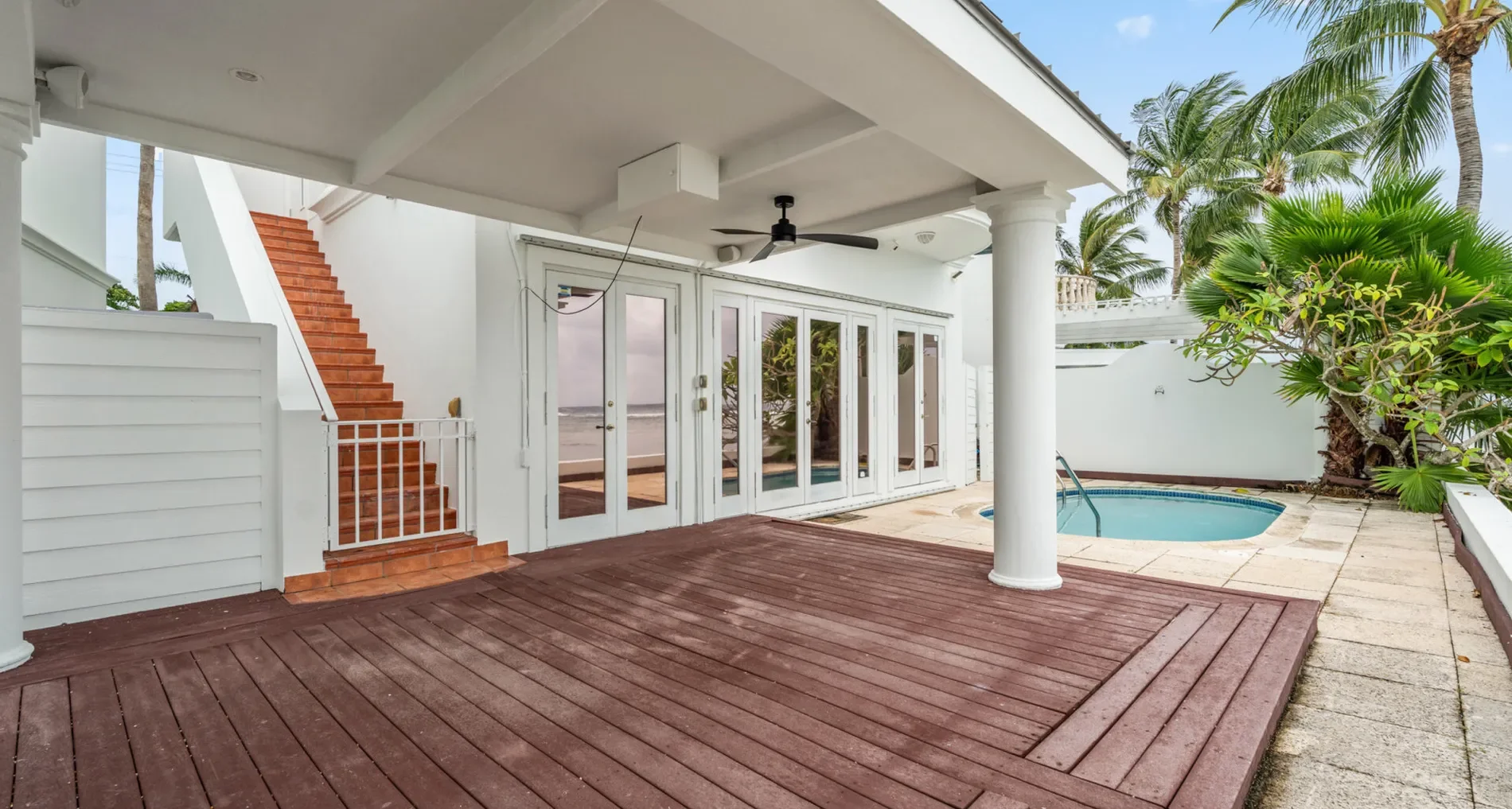 Exterior photo 7