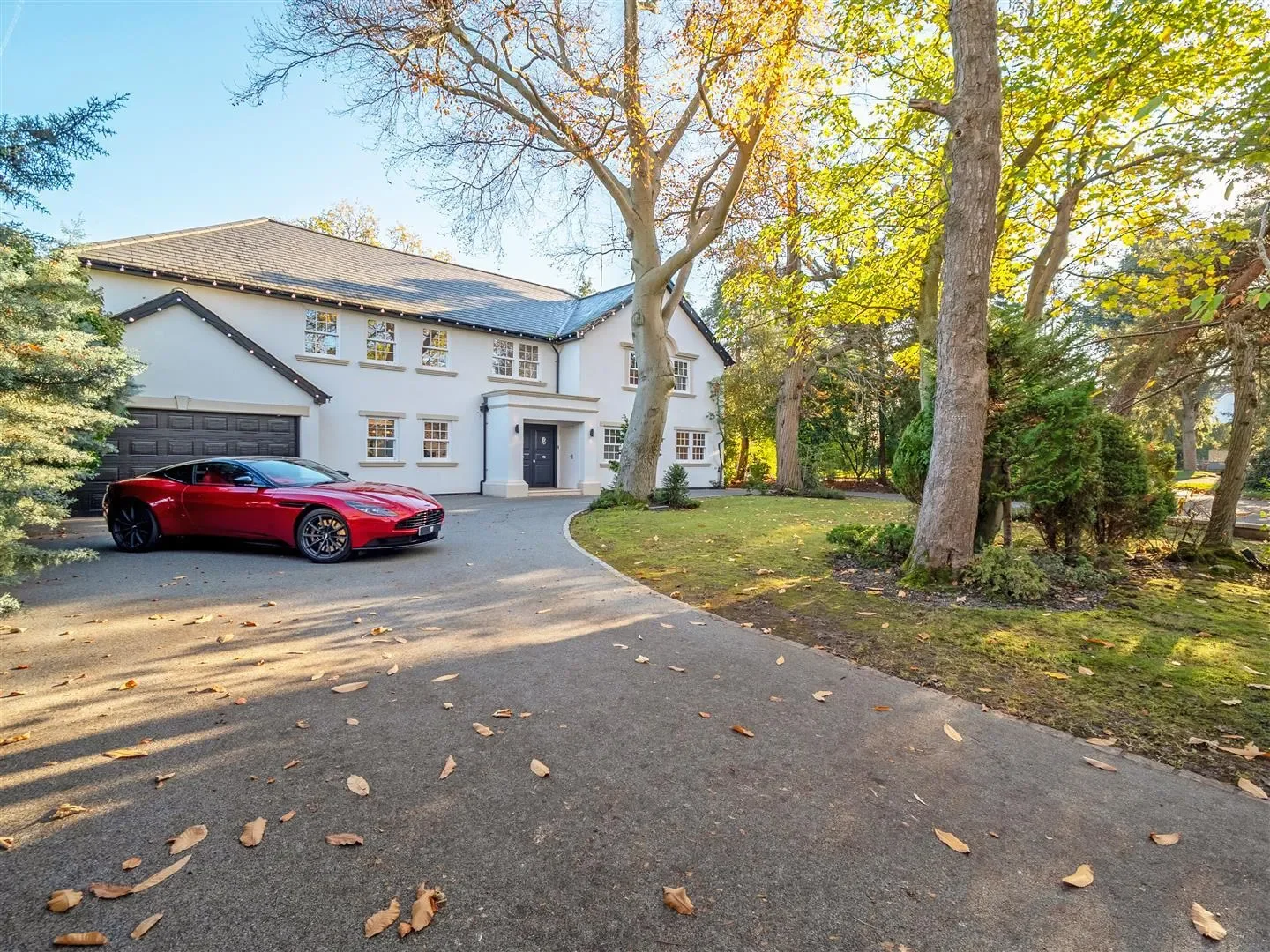 Exterior photo 2