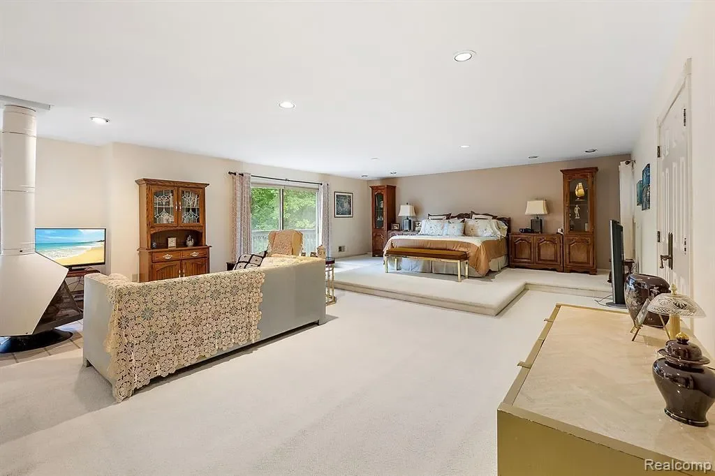 4670 COVE Road, West Bloomfield Twp, MI 48323, Orchard Lake Village, Michigan, United States. - Photo 8