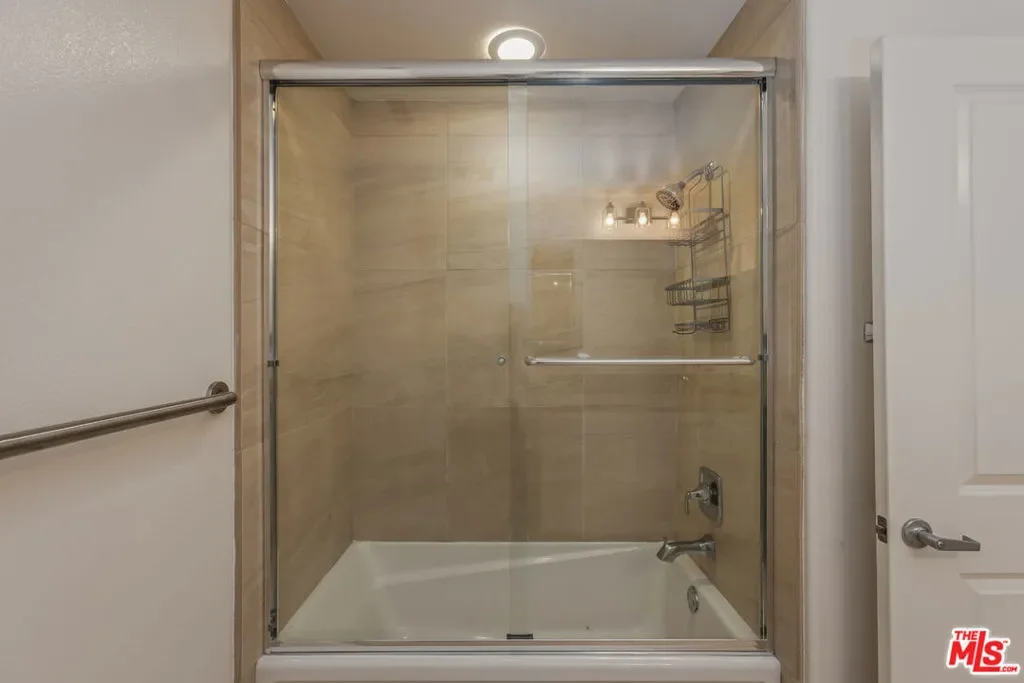 12887 Runway Road 3, Los Angeles, California, United States. - Photo 4