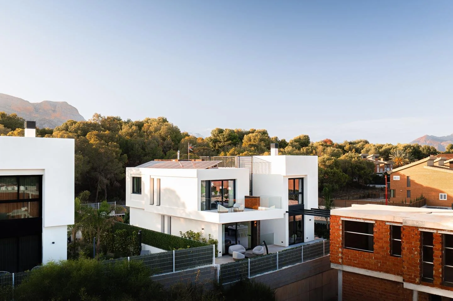 Exterior photo 3
