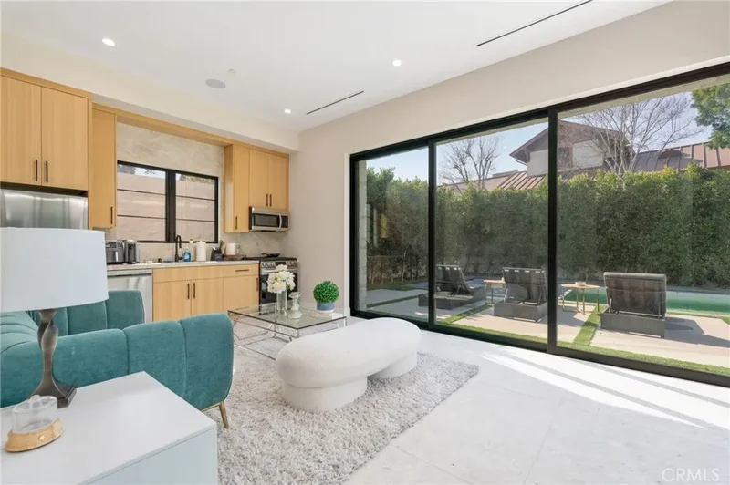 16846 Addison Street, Encino, CA 91436, Los Angeles, California, United States. - Photo 13