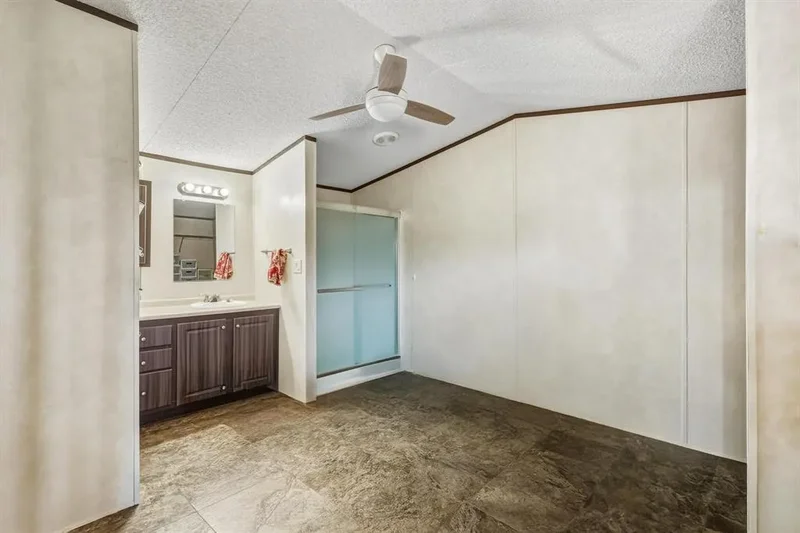904 County Road 3341, Paradise, Texas, United States. - Photo 11