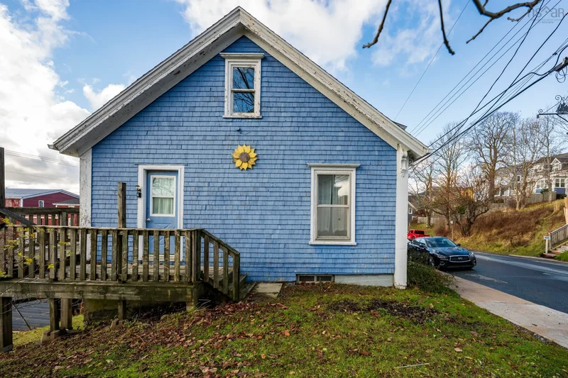200 Montague Street, Lunenburg, NS B0J 2C0, Lunenburg, Nova Scotia, Canada. - Photo 4