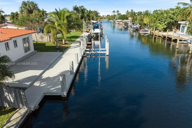 2156 NE 18th Ave, Wilton Manors, Florida, United States. - Photo 25