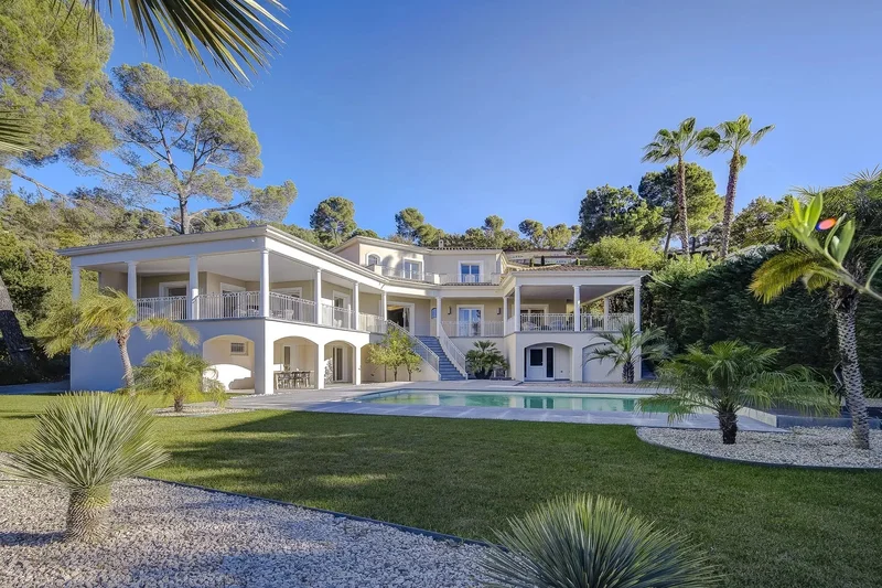 Exceptional villa in the heart of the Royal Mougins Golf Resort