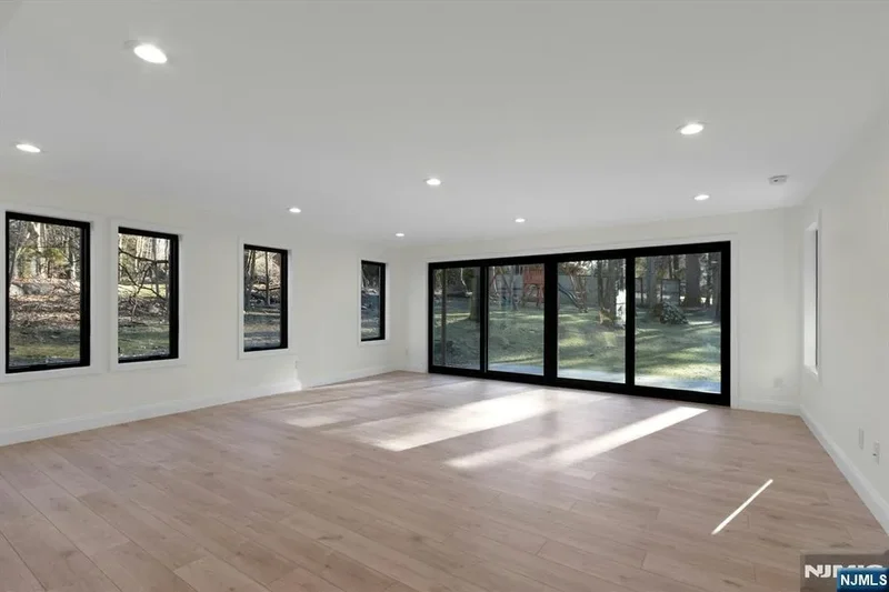 30 Sun Valley Road, Ramsey, NJ 07446, Ramsey, New Jersey, United States. - Photo 33