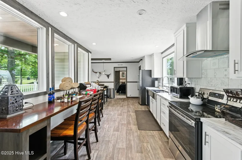 410 E Barefoot Road, Newton Grove, North Carolina, United States. - Photo 67