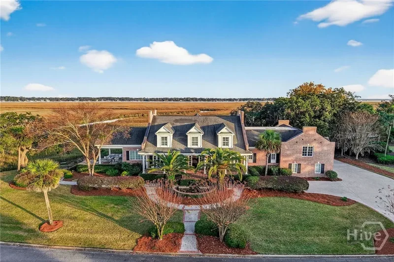 Updated Deepwater Estate on Savannah’s Intracoastal Waterway