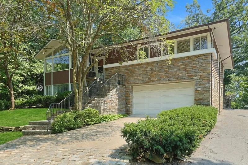 4650 Livingston Avenue, New York, New York, United States. - Photo 15