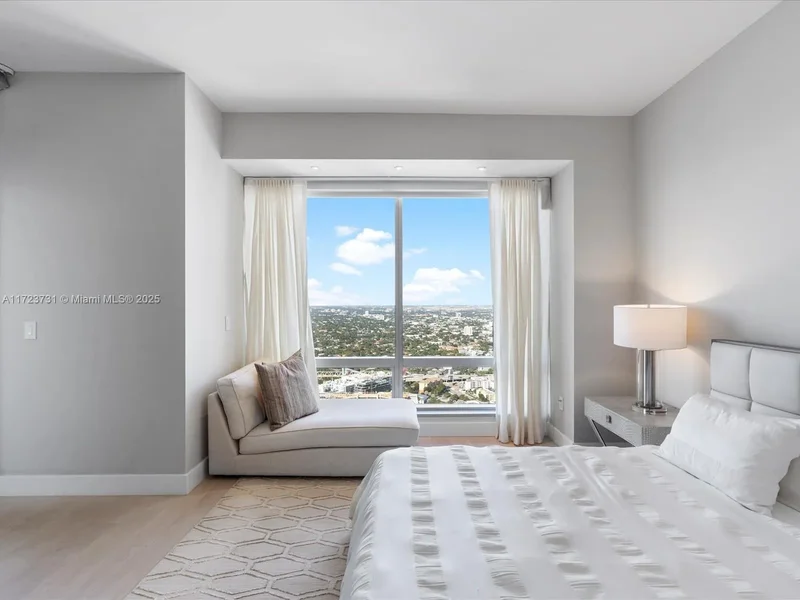 1425 Brickell Ave 52BC, Miami, Florida, United States. - Photo 38