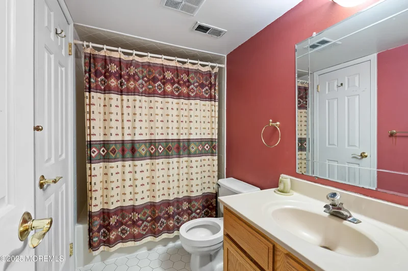 39 Homestead Circle, Marlboro, NJ 07746, Marlboro Township, New Jersey, United States. - Photo 2