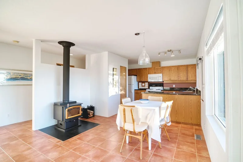 10339 Sunshine Coast Highway, Halfmoon Bay, BC V7Z 1B7, Halfmoon Bay, British Columbia, Canada. - Photo 20