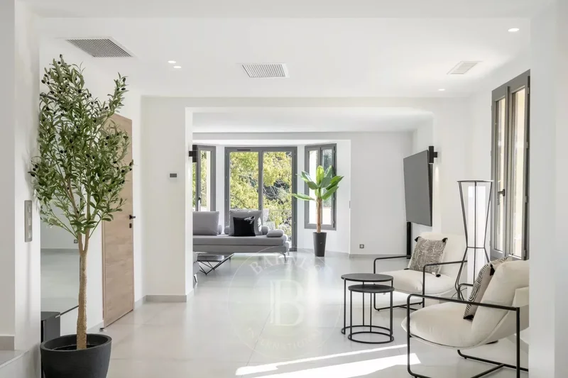 66 Avenue Jean de Noailles, Cannes, Provence-Alpes-Côte d'Azur, France. - Photo 2