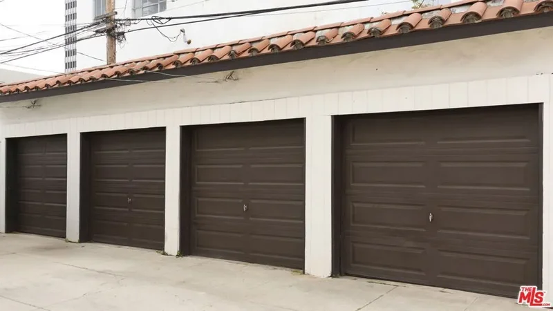 6366 Orange Street, West Hollywood, California, United States. - Photo 12