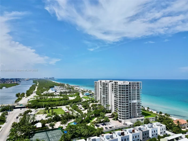 6051 N Ocean Dr 404, Hollywood, Florida, United States. - Photo 7