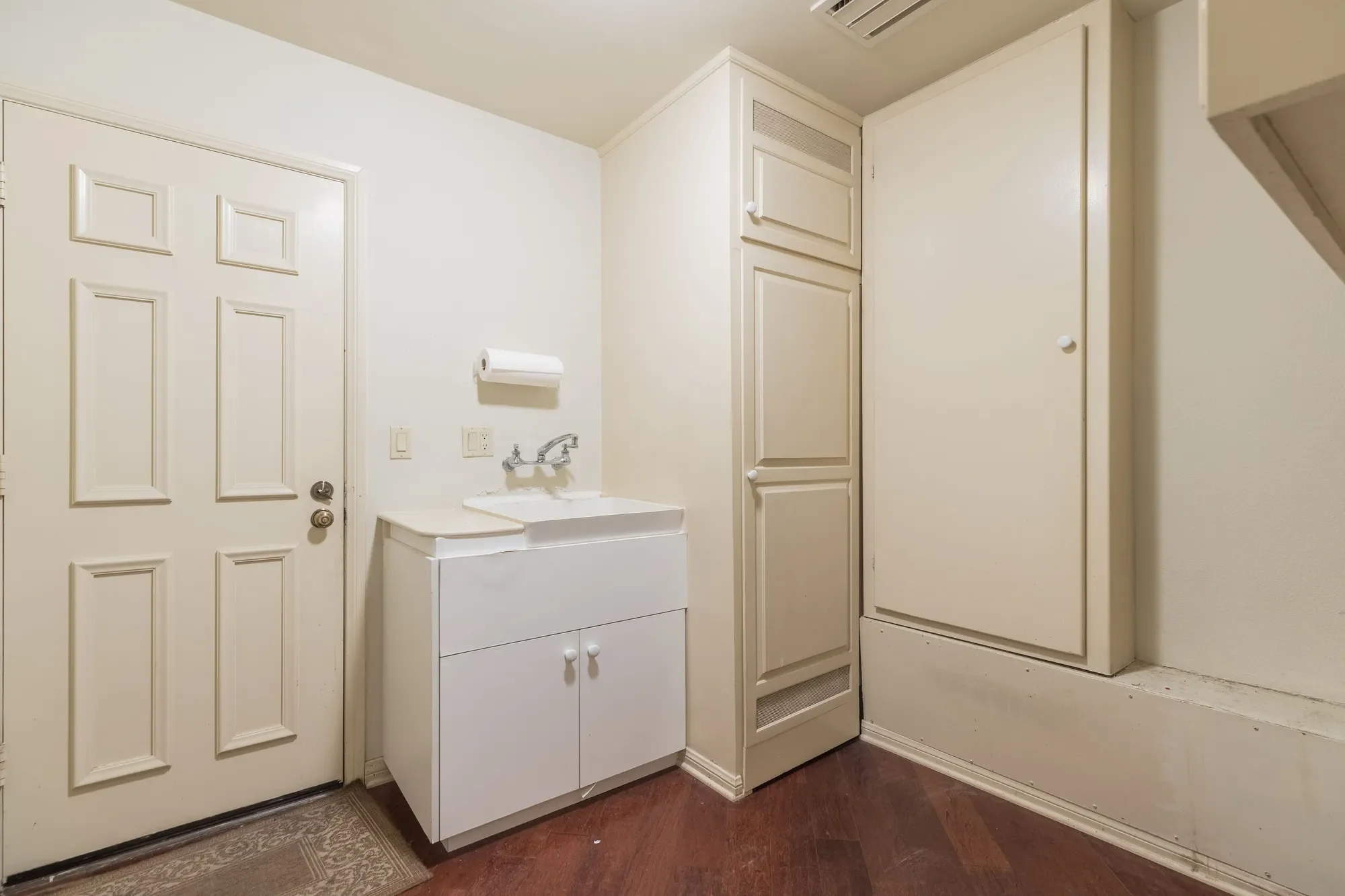 12386 Ridge Circle , Los Angeles, CA 90049, Los Angeles, California, United States. - Photo 27