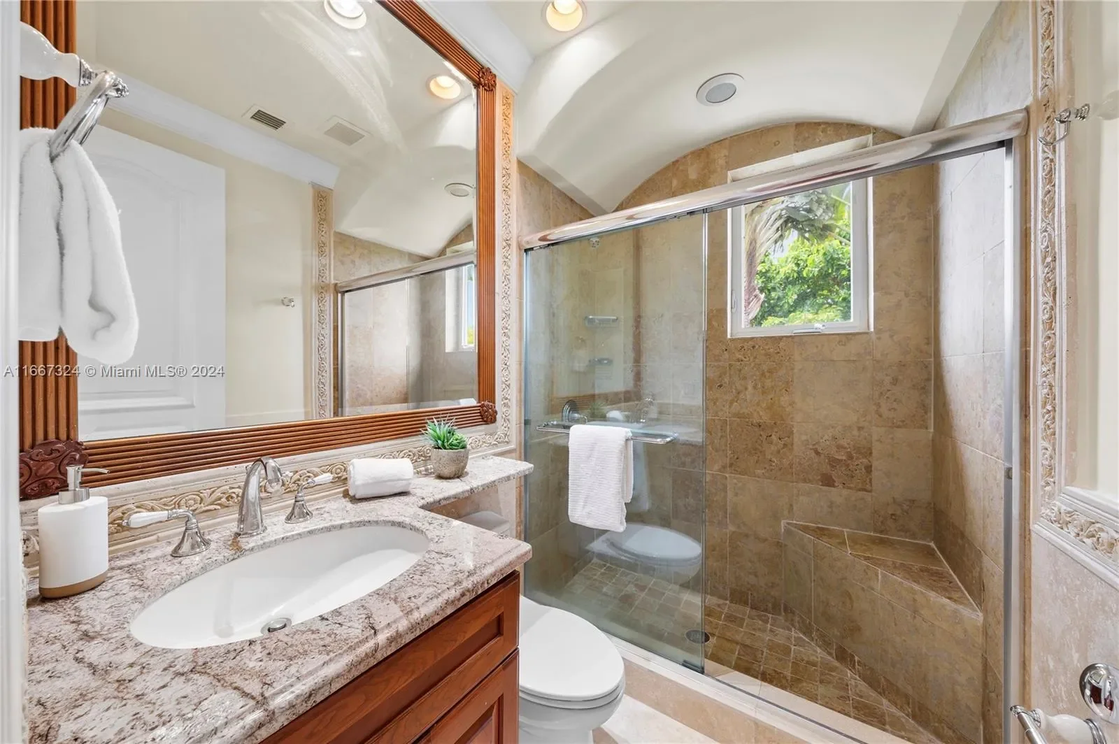 5770 La Luneta Ave, Miami, Florida, United States. - Photo 36