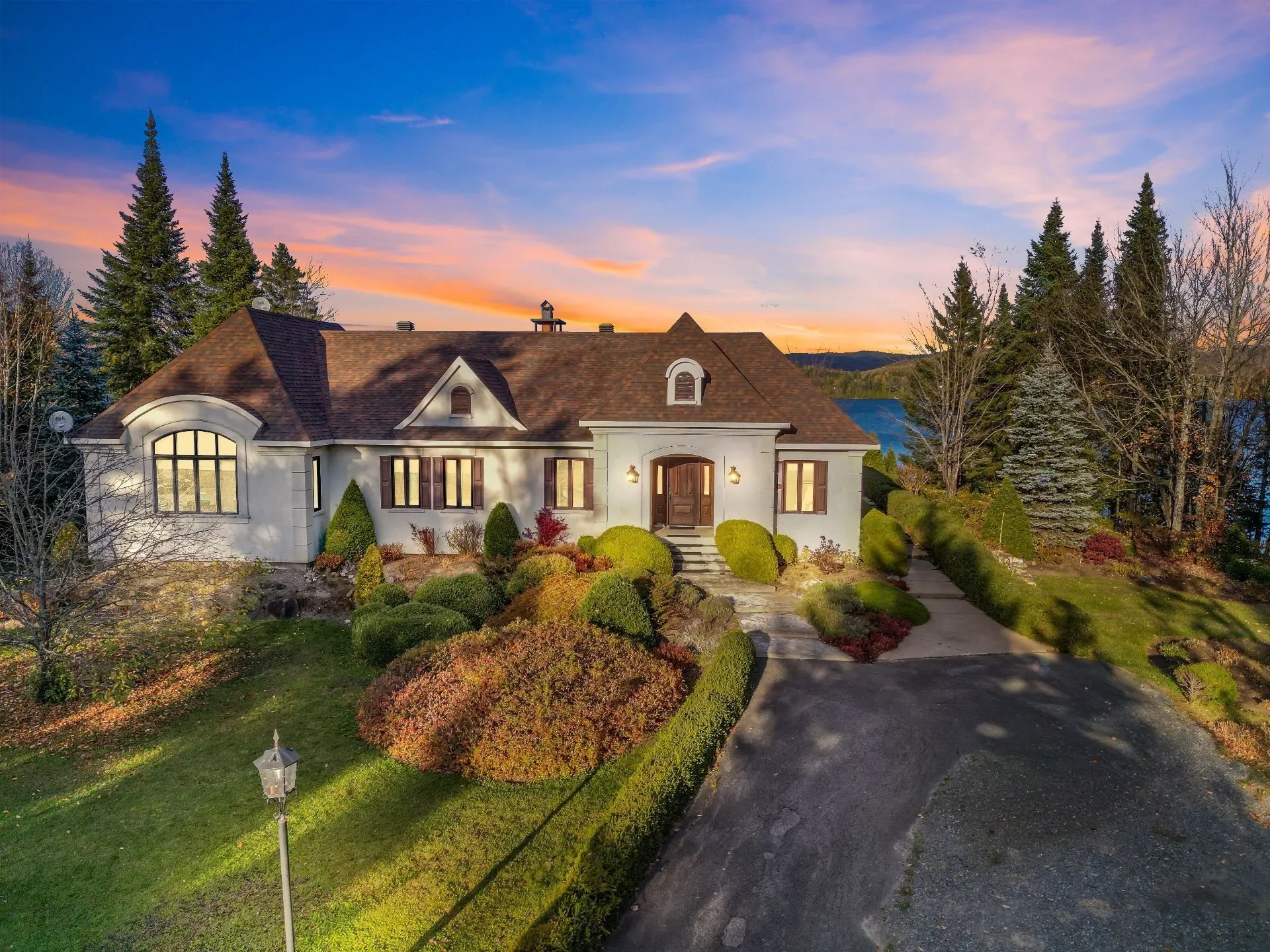 Exterior photo 9