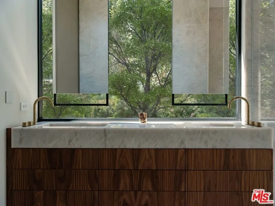 3748 Berry Drive, Los Angeles, California, United States. - Photo 4