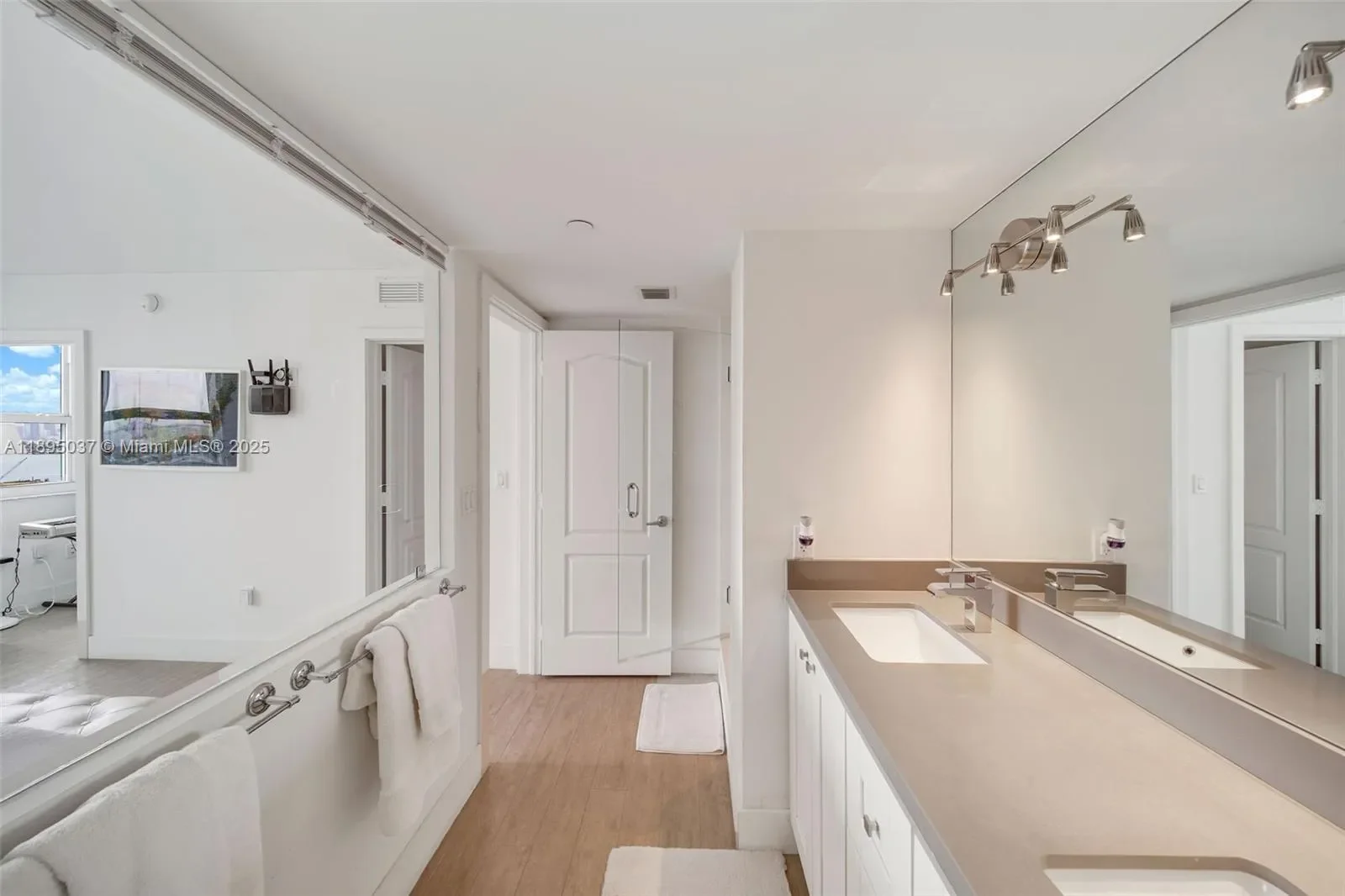 650 West Ave 2107, Miami Beach, Florida, United States. - Photo 17