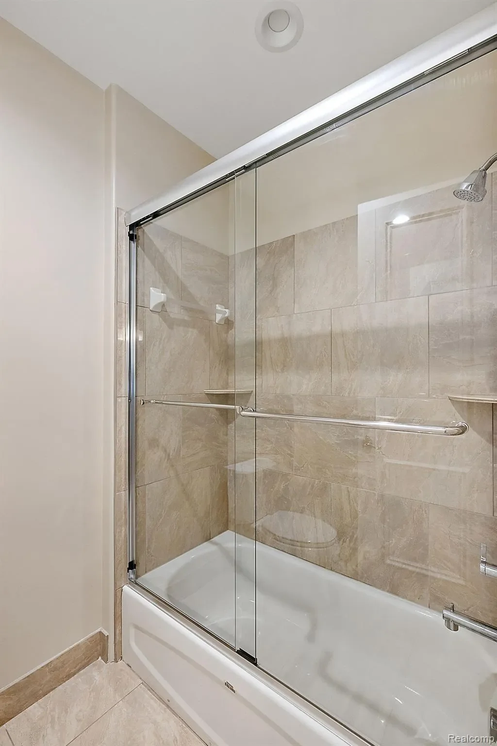 18 SAND BAR Lane, Detroit, MI 48214, Detroit, Michigan, United States. - Photo 53