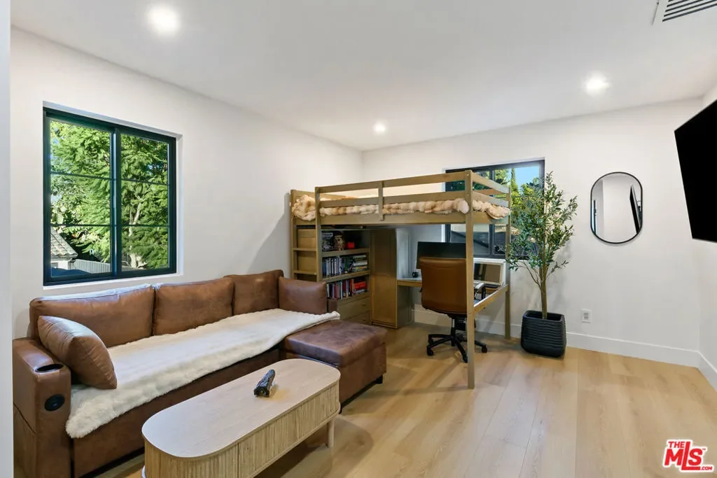 22269 Avenue San Luis, Los Angeles, California, United States. - Photo 38