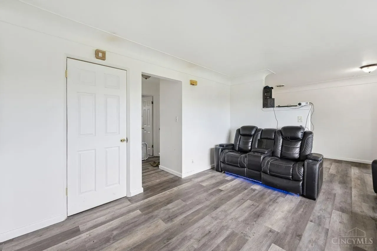 3048 Gilbert Avenue, Cincinnati, OH 45206, Cincinnati, Ohio, United States. - Photo 4