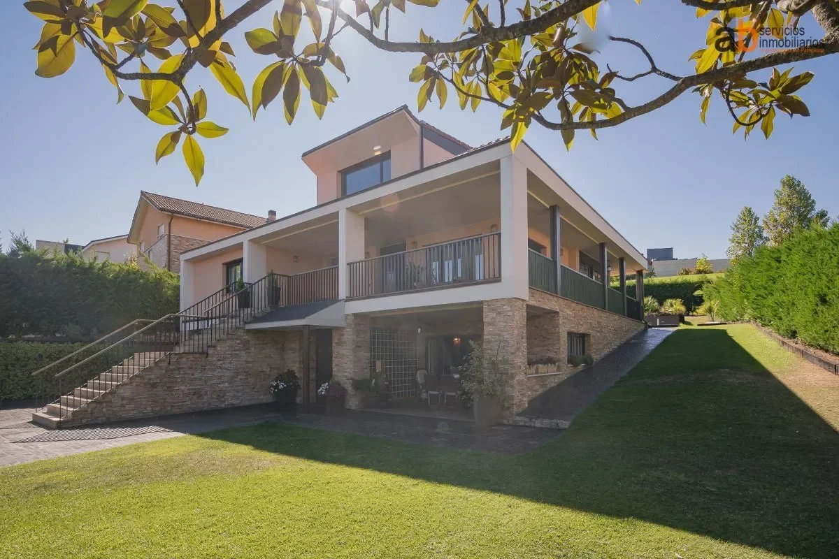 Exterior photo 2