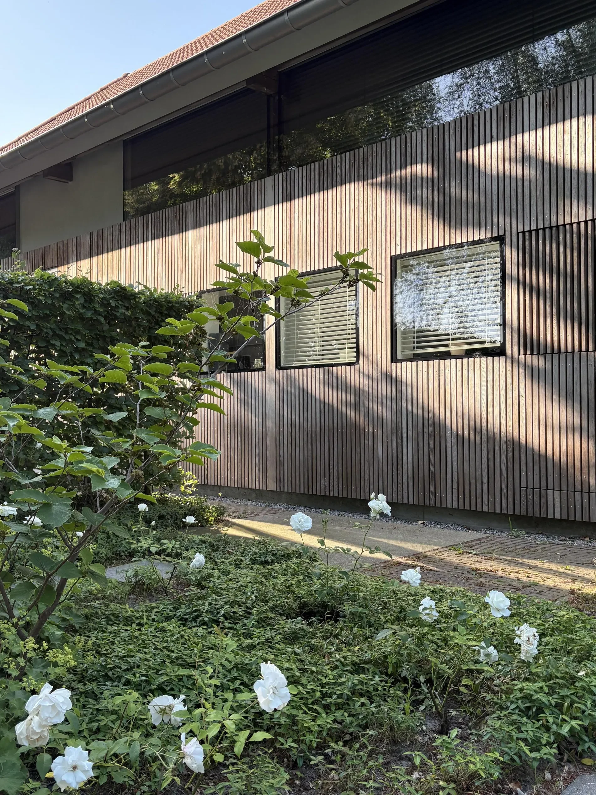 Exterior photo 5