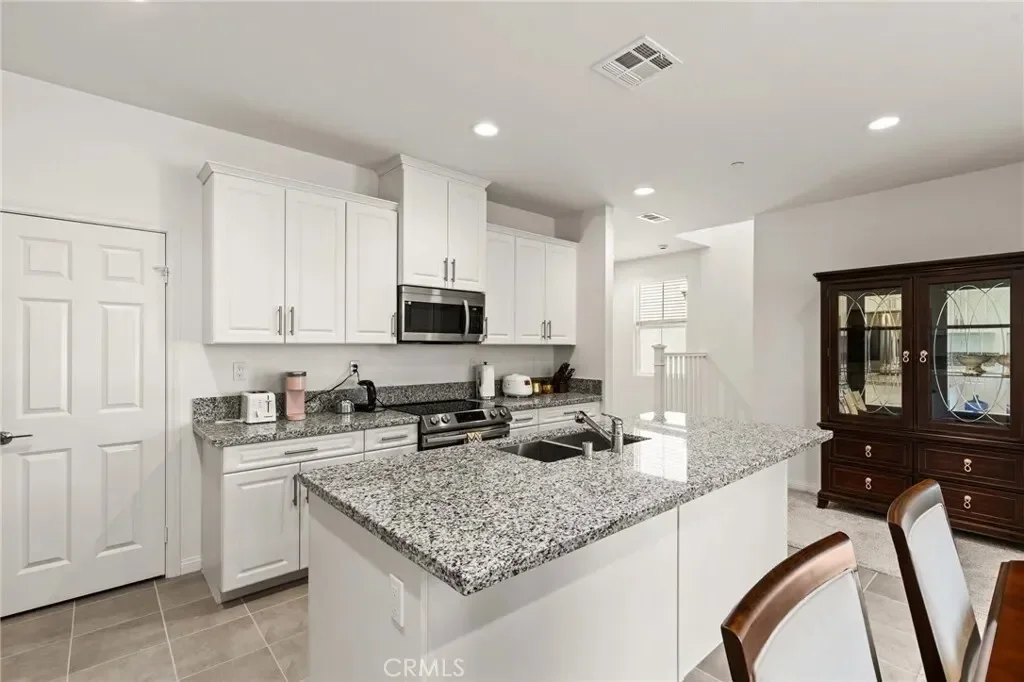 4398 Cadence Way, Oceanside, California, United States. - Photo 9