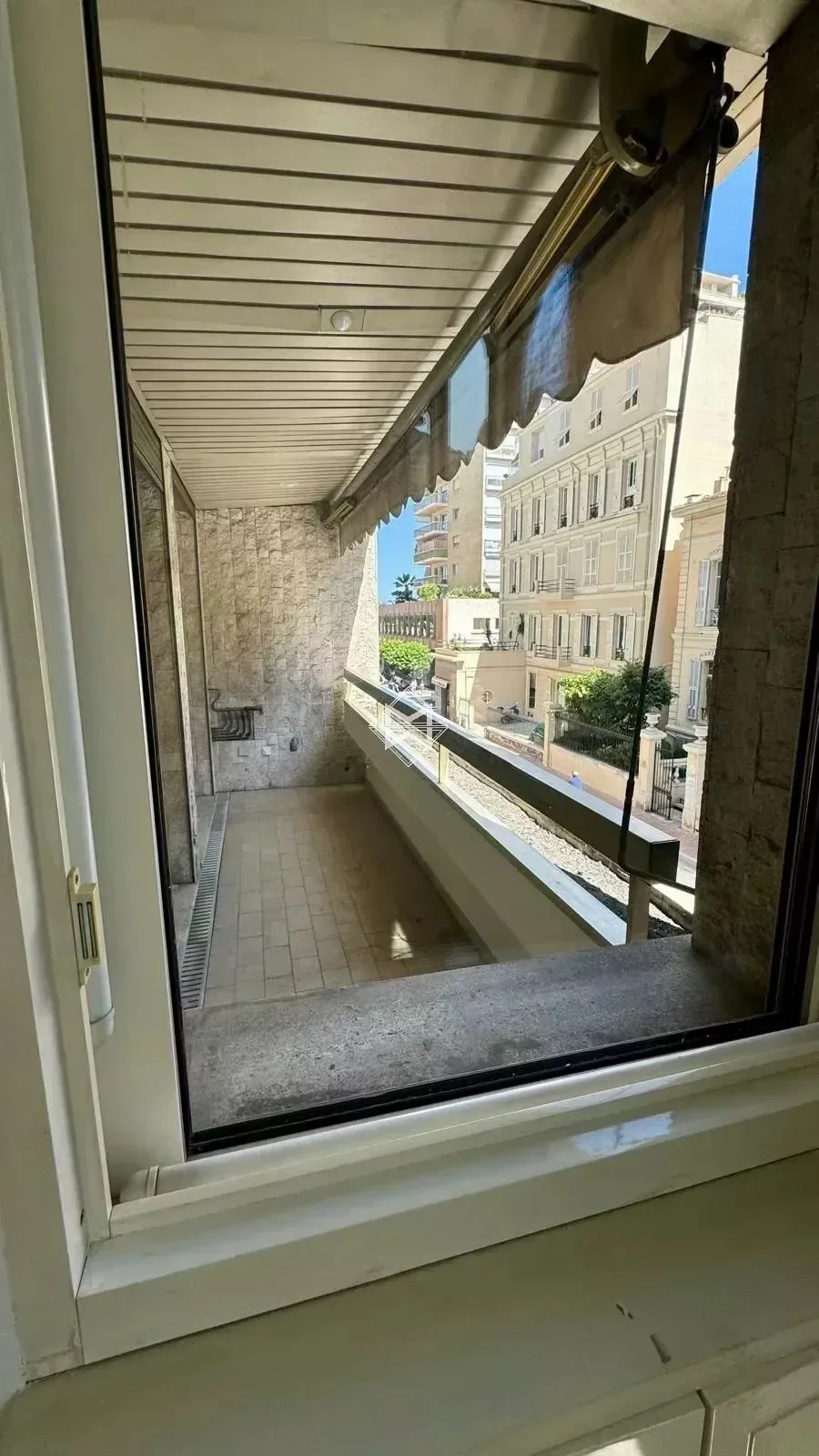 Perfect location 5 rooms apartment