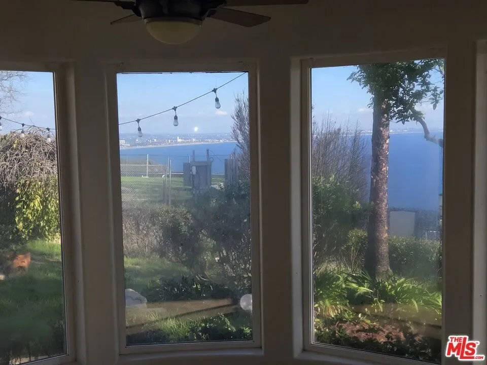 20776 Big Rock Drive, Malibu, California, United States. - Photo 47