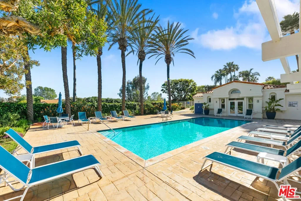 6477 Zuma View Place 125, Malibu, California, United States. - Photo 23