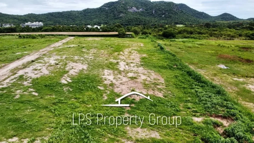 Prachuap Khiri Khan,, Hin Lek Fai, Prachuap Khiri Khan, Thailand. - Photo 3