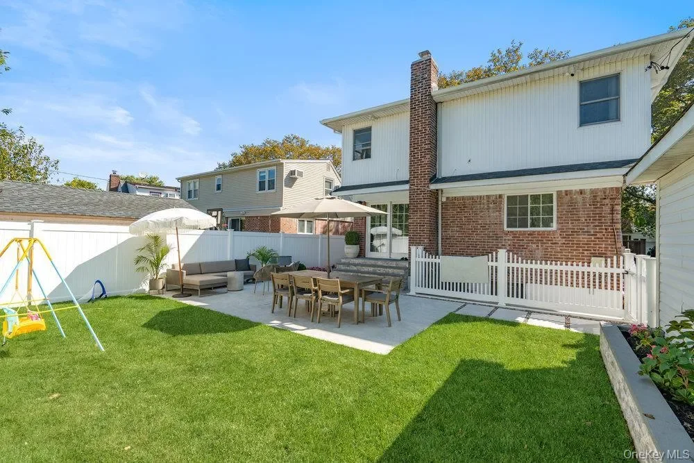 116 Sperry Blvd Boulevard, New Hyde Park, New York, United States. - Photo 32