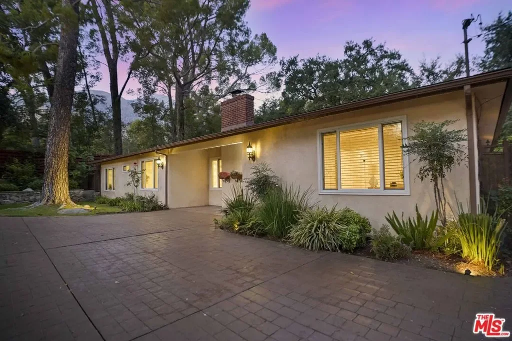2452 N Altadena Drive, Altadena, California, United States. - Photo 13