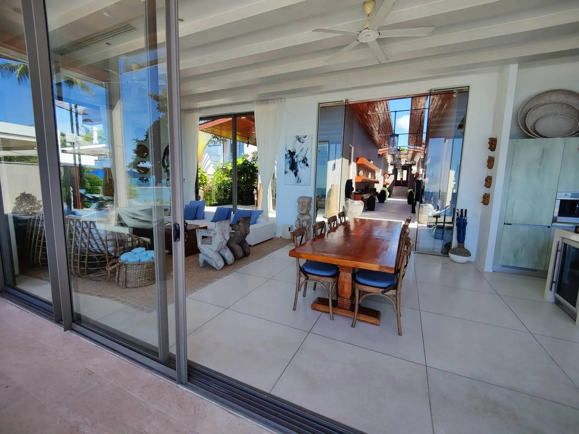 Exterior photo 8