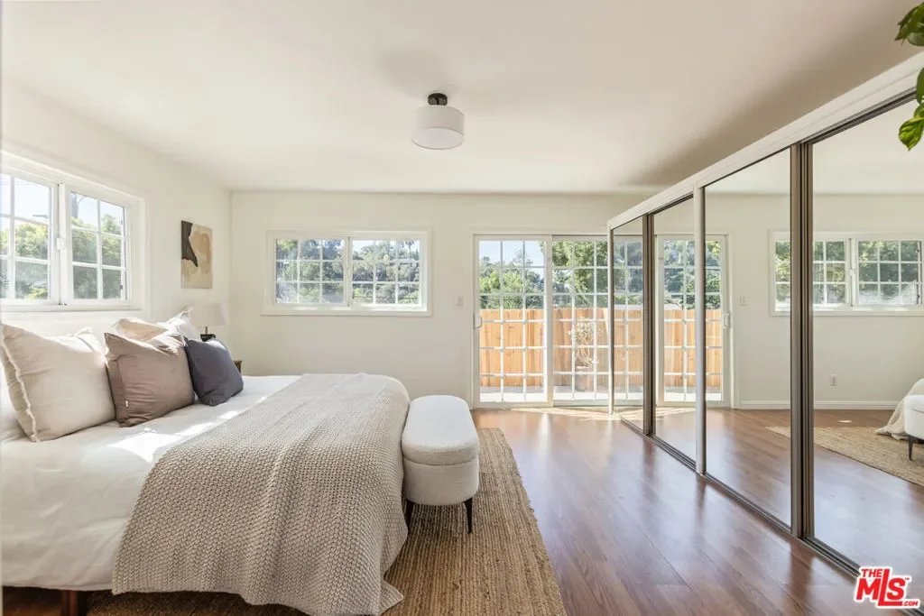 1945 Yosemite Drive, Los Angeles, California, United States. - Photo 33