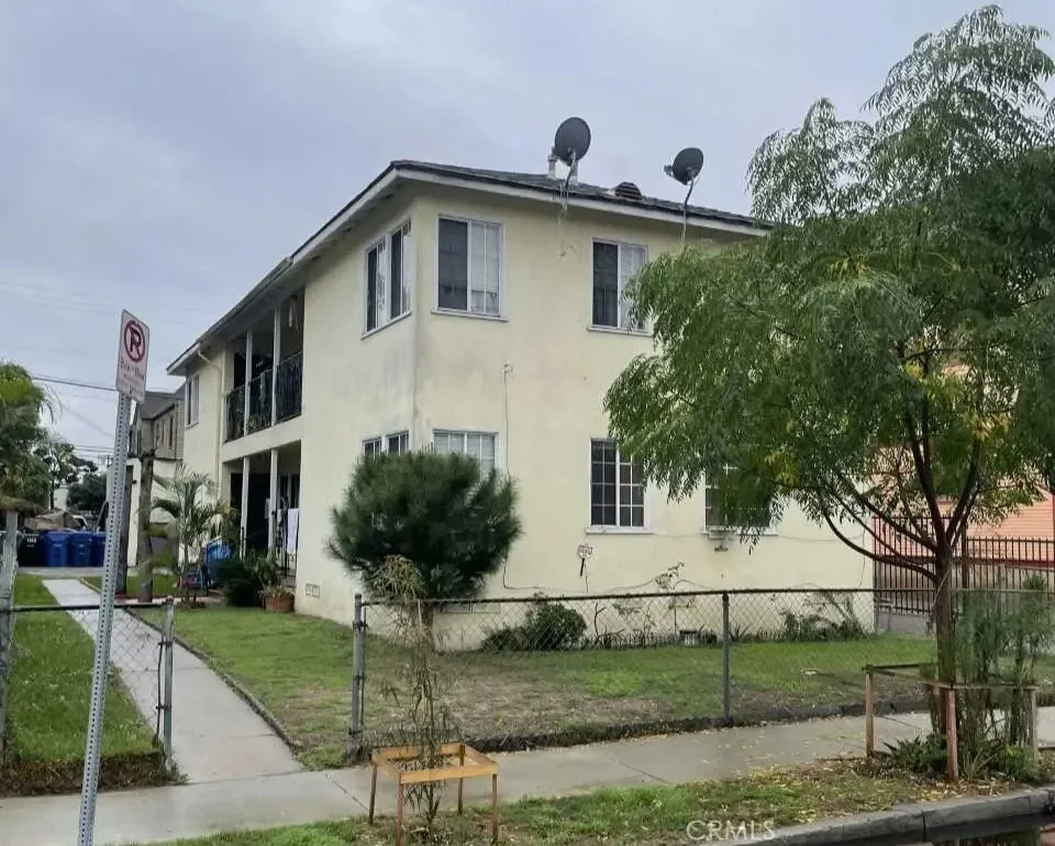 1320 W 25th Street, Los Angeles, California, United States. - Hero Image