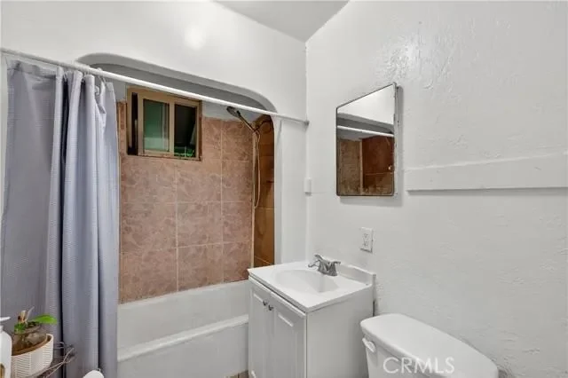 1008 E 74th Street, Los Angeles, CA 90001, Los Angeles, California, United States. - Photo 13