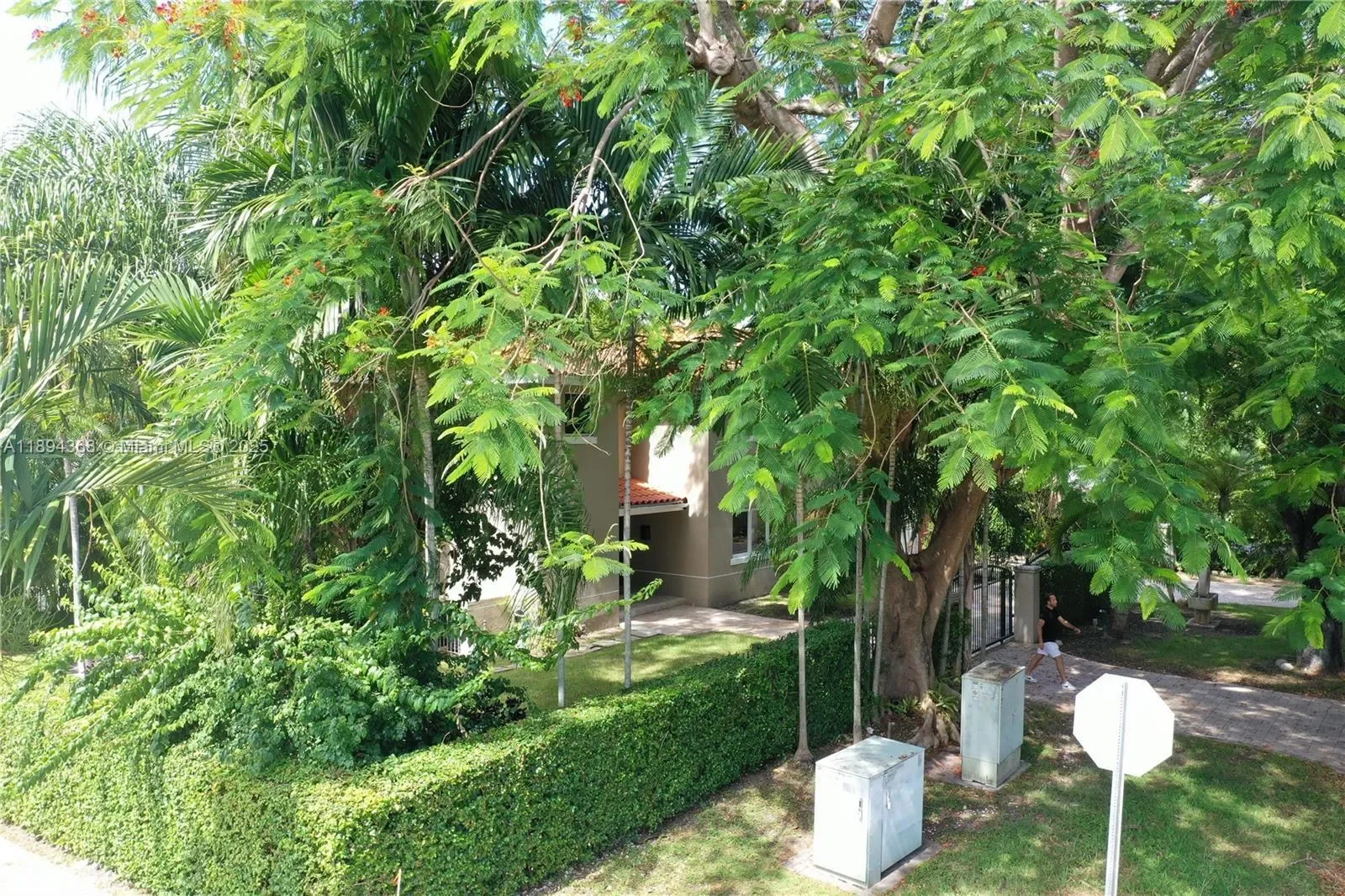1543 Dorado Ave, Coral Gables, Florida, United States. - Photo 30