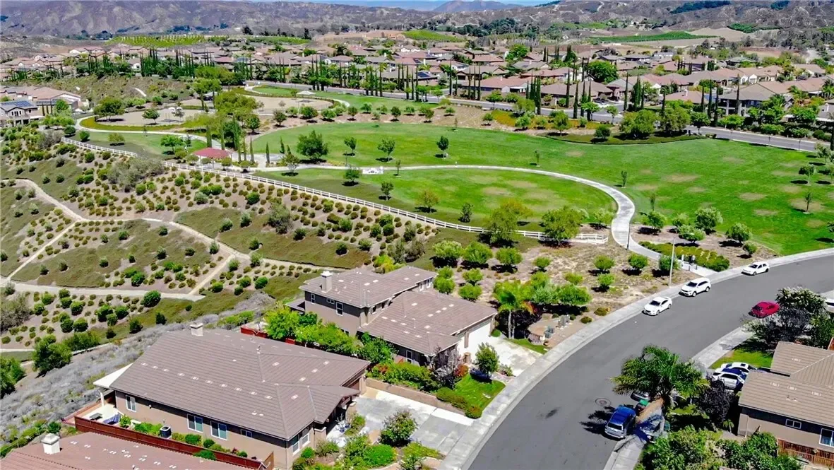 34116 Galleron Street, Temecula, California, United States. - Photo 43