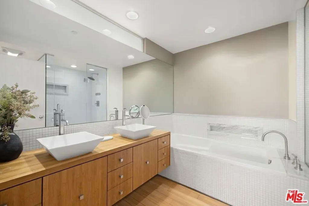 950 N Orange Grove Avenue 2, Los Angeles, California, United States. - Photo 3