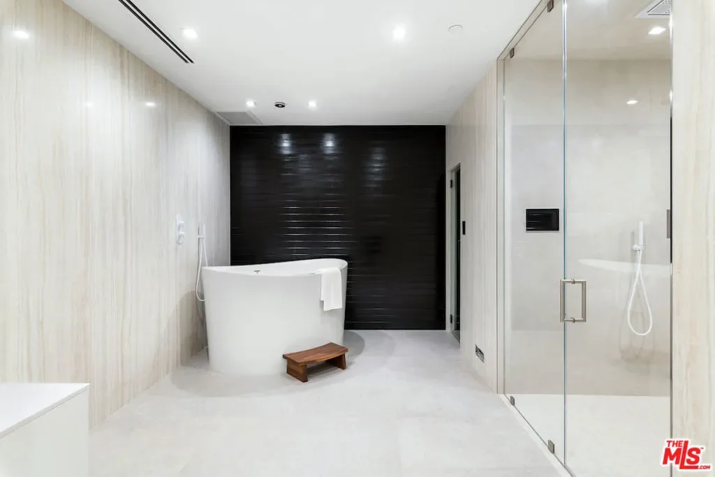 8116 Laurel View Drive, Los Angeles, California, United States. - Photo 59