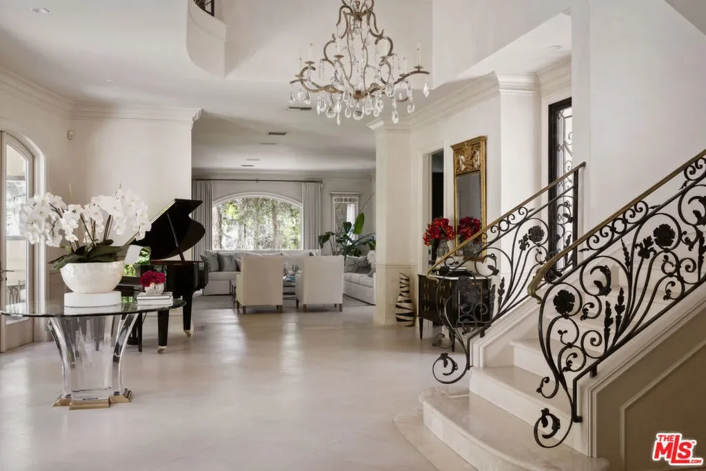 1160 Chantilly Road, Los Angeles, California, United States. - Photo 21