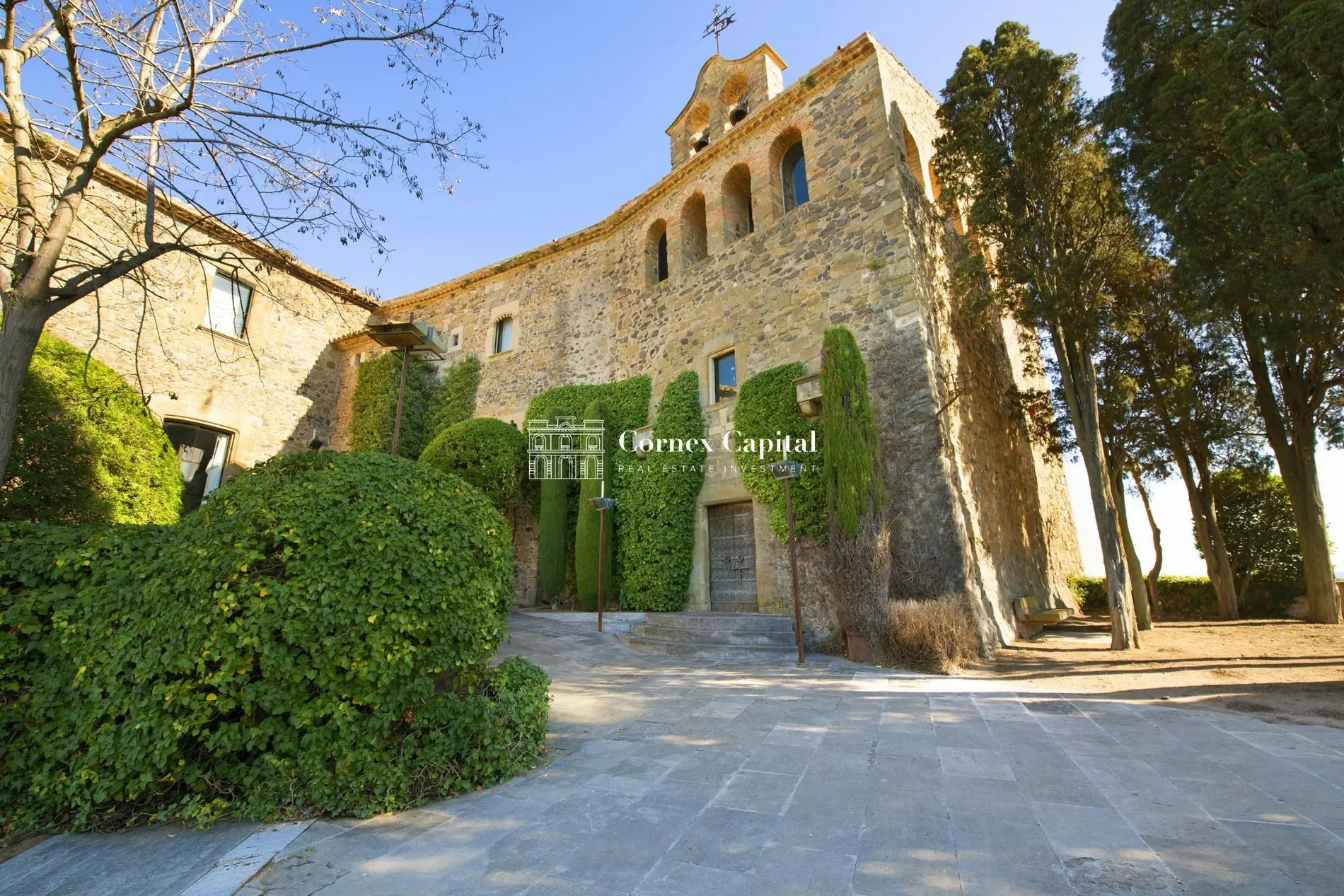 Exterior photo 4